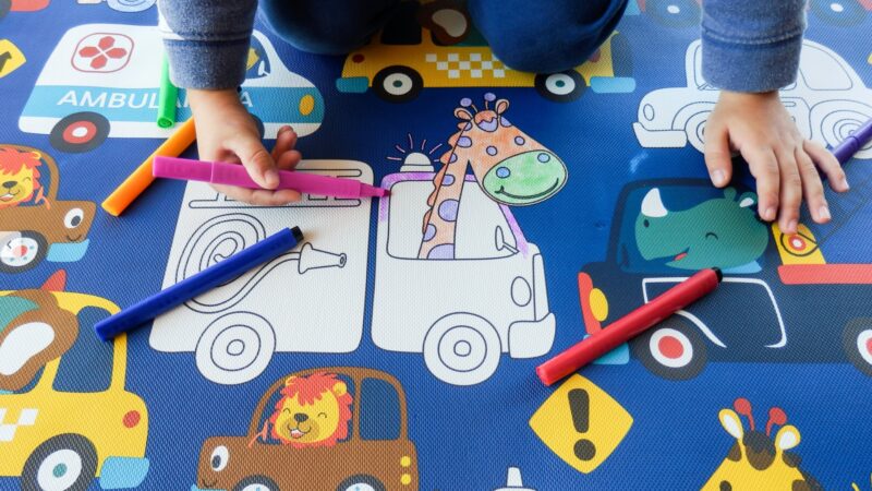 Tapete infantil MARKIDS 120X200CM CARRINHOS